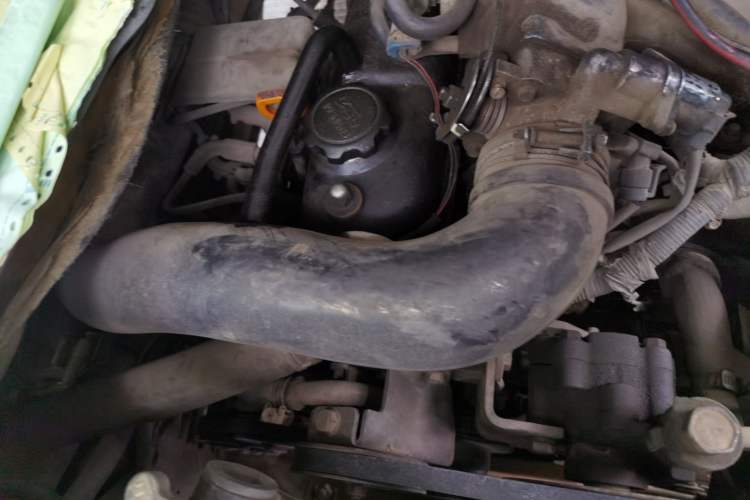 Used Jinbei Hiace 2014 2.0L 5th Generation Kuaiyunwang Business Version 4G19 Engine Bay Right