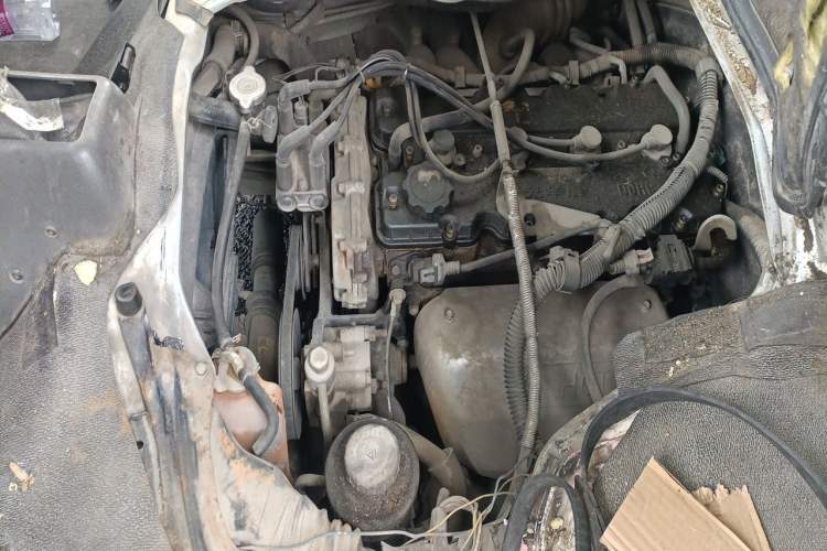 Used Jinbei Hiace 2014 2.0L Fifth-Generation Power King Classic V19 Engine Bay Right