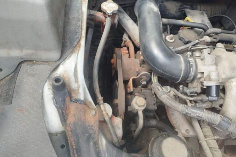 Used Jinbei Hiace 2014 2.0L Fifth-Generation Xiangyun Comfort Type 1 4G20C Engine Bay Right