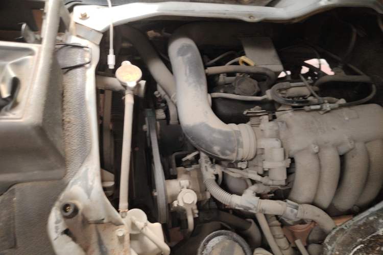 Used Jinbei Hiace 2014 2.0L Fifth-Generation Xiangyun Comfort Type 1 4G20C Engine Bay Right
