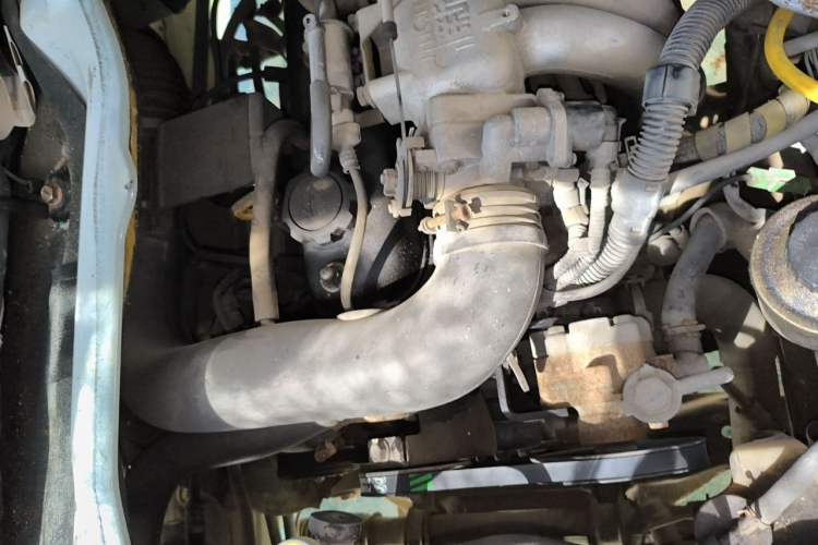 Used Jinbei Hiace 2014 2.0L Fifth-Generation Xiangyun Comfort Type 1 4G20C Engine Bay Right