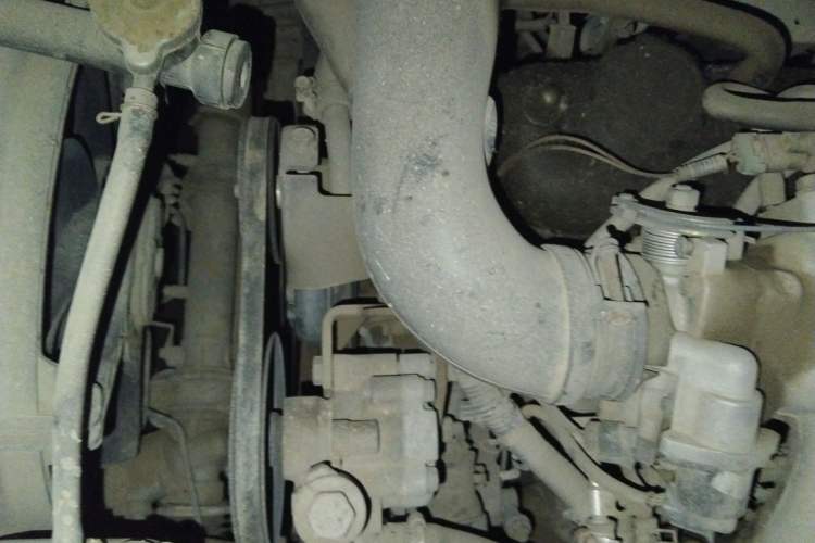 Used Jinbei Hiace 2014 2.0L 5th Generation Kuaiyunwang Business Version 4G19 Engine Bay Right