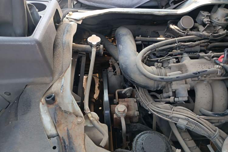 Used Jinbei Hiace 2014 2.0L 5th Generation Kuaiyunwang Business Version 4G20B Engine Bay Right
