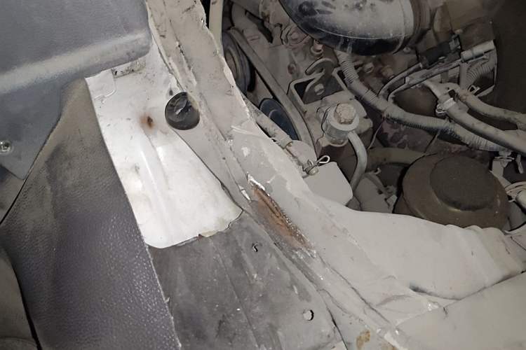 Used Jinbei Hiace 2014 2.0L 5th Generation Kuaiyunwang Business Version 4G19 Engine Bay Right