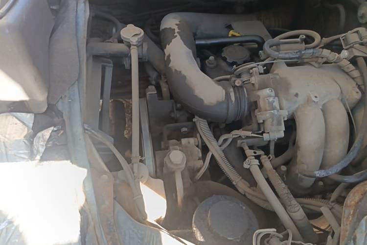 Used Jinbei Hiace 2014 2.0L Fifth-Generation Power King Classic V19 Engine Bay Right