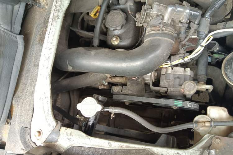 Used Jinbei Hiace 2014 2.0L Fifth-Generation Xiangyun Comfort Type 1 4G20C Engine Bay Right