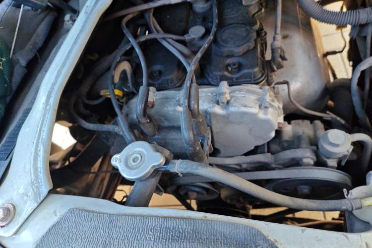 Used Jinbei Hiace 2014 2.0L Fifth-Generation Power King Classic 4G20D4B Engine Bay Right