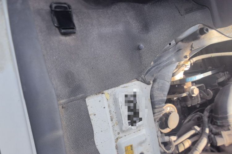 Used Jinbei Hiace 2014 2.0L 5th Generation Kuaiyunwang Business Version 4G19 Engine Bay Right