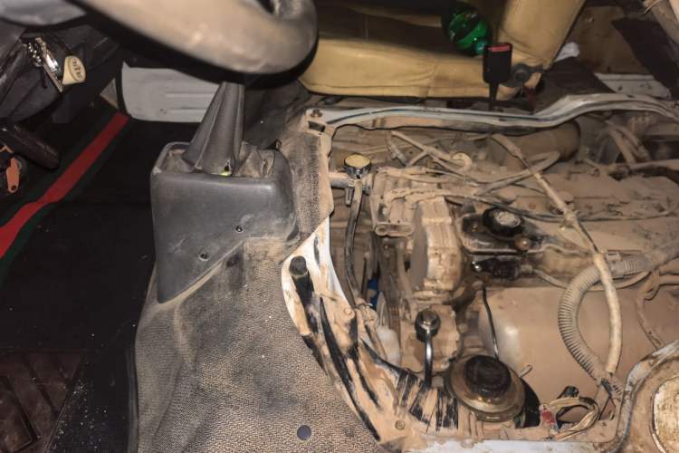 Used Jinbei Hiace 2014 2.0L Fifth-Generation Power King Classic V19 Engine Bay Right