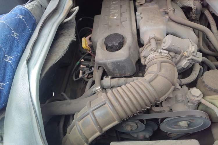 Used Jinbei Hiace 2014 2.0L Luxury Version V19 Engine Bay Right