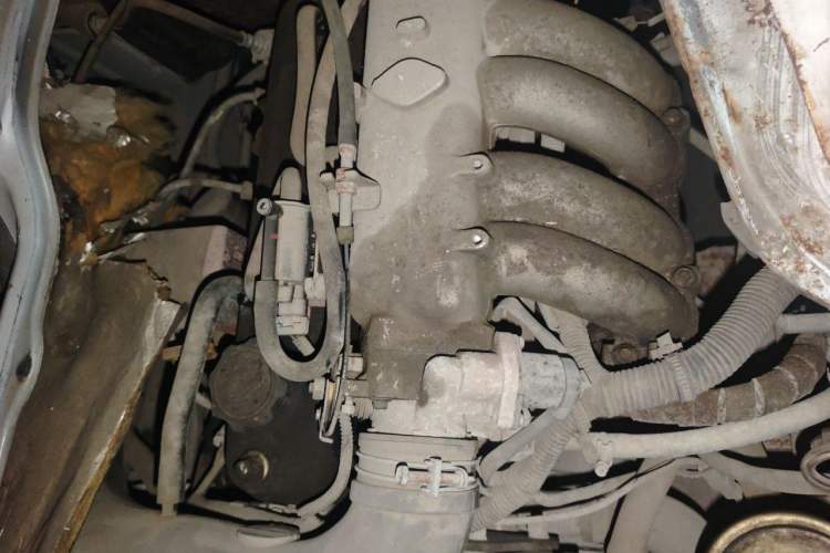Used Jinbei Hiace 2014 2.0L 5th Generation Kuaiyunwang Business Version 4G19 Engine Bay Right