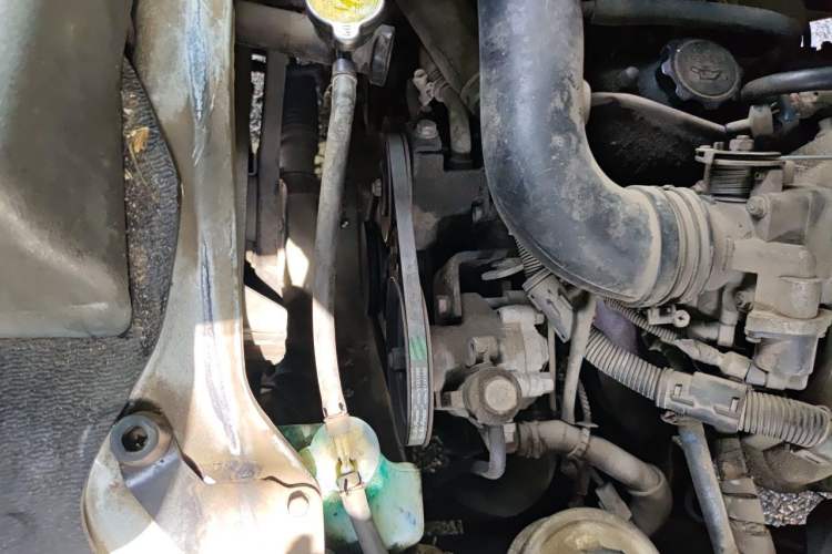 Used Jinbei Hiace 2014 2.0L 5th Generation Kuaiyunwang Business Version 4G20B Engine Bay Right