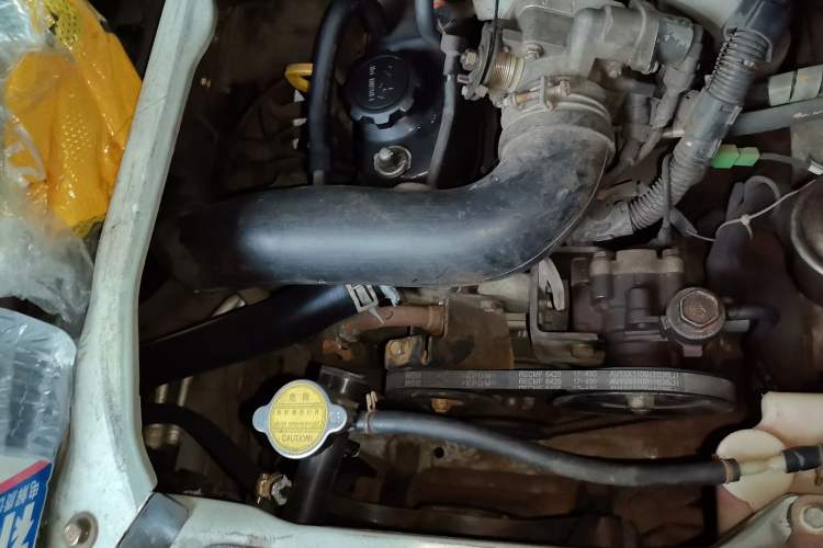Used Jinbei Hiace 2014 2.0L 5th Generation Kuaiyunwang Business Version 4G20B Engine Bay Right