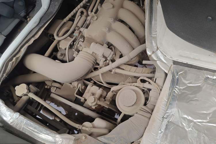 Used Jinbei Hiace 2014 2.0L 5th Generation Kuaiyunwang Business Version 4G19 Engine Bay