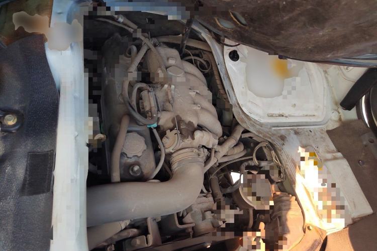 Used Jinbei Hiace 2014 2.0L 5th Generation Kuaiyunwang Business Version 4G19 Engine Bay