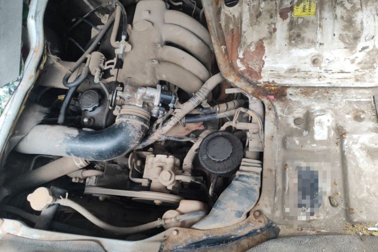 Used Jinbei Hiace 2014 2.0L 5th Generation Kuaiyunwang Business Version 4G19 Engine Bay