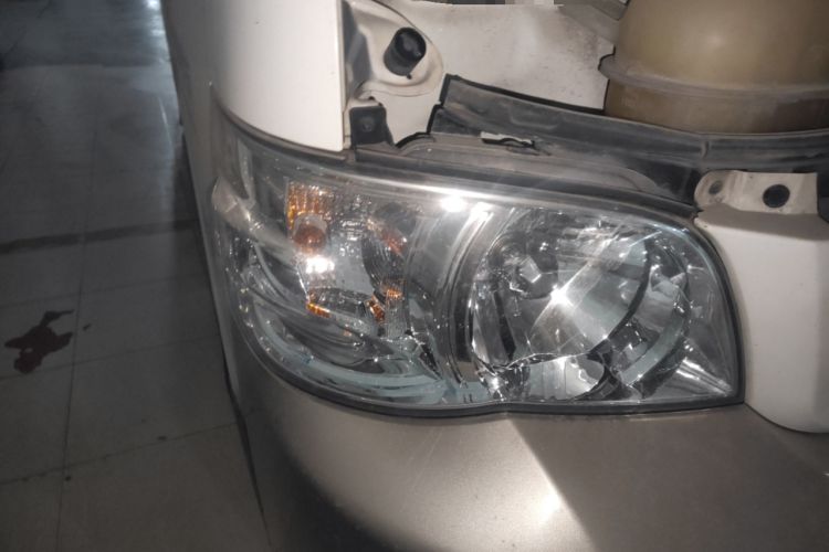 Used Jinbei Hiace 2014 2.0L Luxury Version V19 Exterior 6