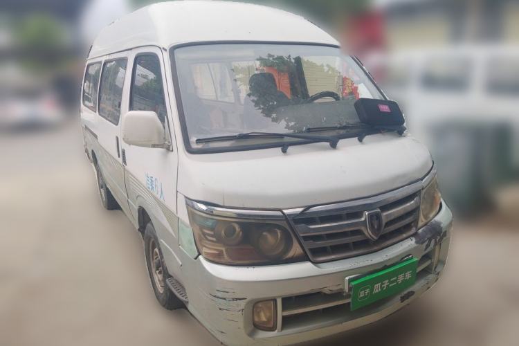 Used Jinbei Hiace 2014 2.0L 5th-Gen Power King Comfort Version V19 Front Right 45 Deg