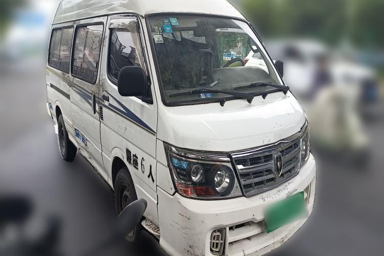 Used Jinbei Hiace 2014 2.0L Fifth-Generation Power King Classic V19 Front Right 45 Deg