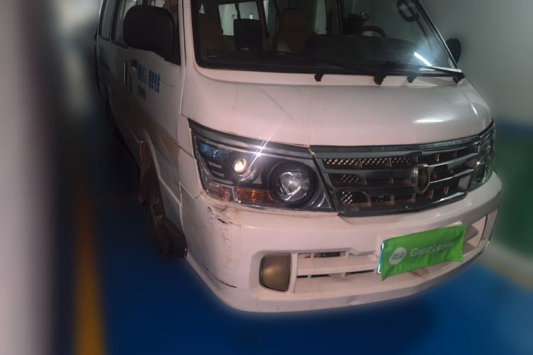 Used Jinbei Hiace 2014 2.0L Fifth-Generation Power King Classic V19 Front Right 45 Deg