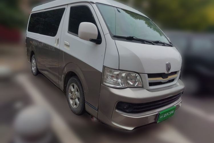 Used Jinbei Hiace 2014 2.0L Luxury Version V19 Front Right 45 Deg