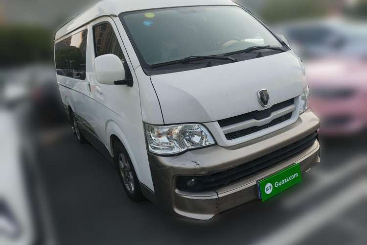 Used Jinbei Hiace 2014 2.0L Comfort Version V19 Front Right 45 Deg