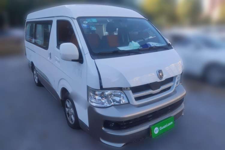 Used Jinbei Hiace 2014 2.2L Luxury Version V22 Front Right 45 Deg
