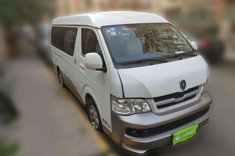 Used Jinbei Hiace 2014 2.2L Luxury Version V22 Front Right 45 Deg