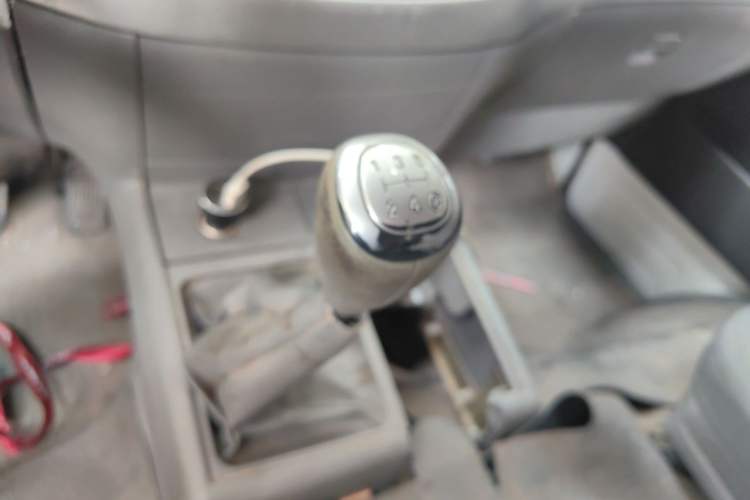 Used Jinbei Hiace 2014 2.0L 5th Generation Kuaiyunwang Business Version 4G19 Gear Lever