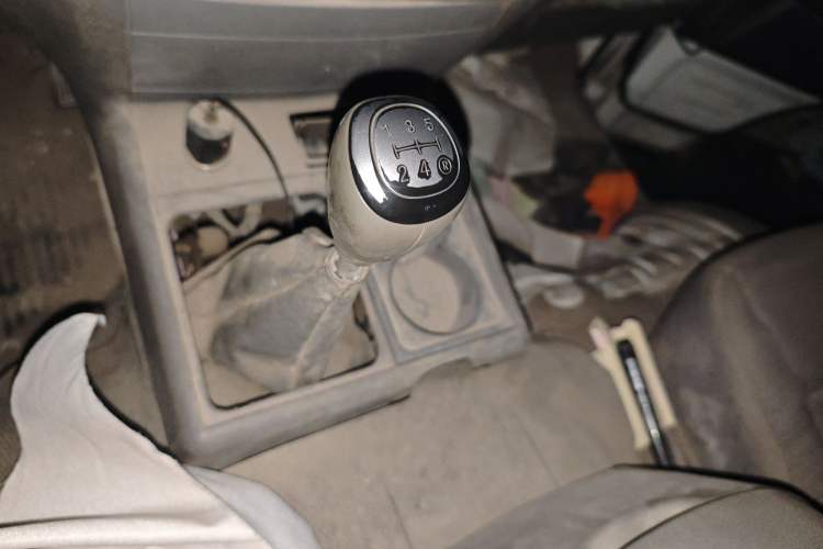 Used Jinbei Hiace 2014 2.0L 5th Generation Kuaiyunwang Business Version 4G19 Gear Lever