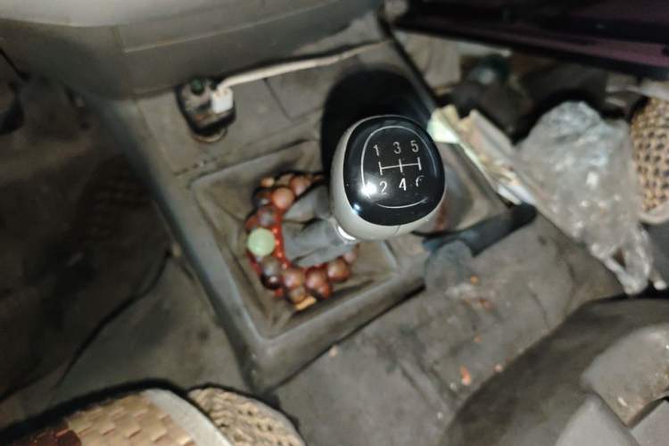 Used Jinbei Hiace 2014 2.0L Fifth-Generation Xiangyun Comfort Type 1 4G20C Gear Lever