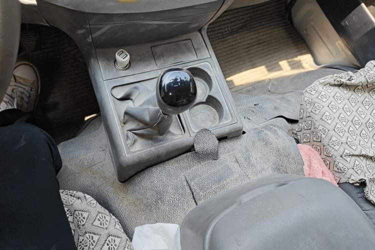 Used Jinbei Hiace 2014 2.0L 5th Generation Kuaiyunwang Business Version 4G19 Gear Lever