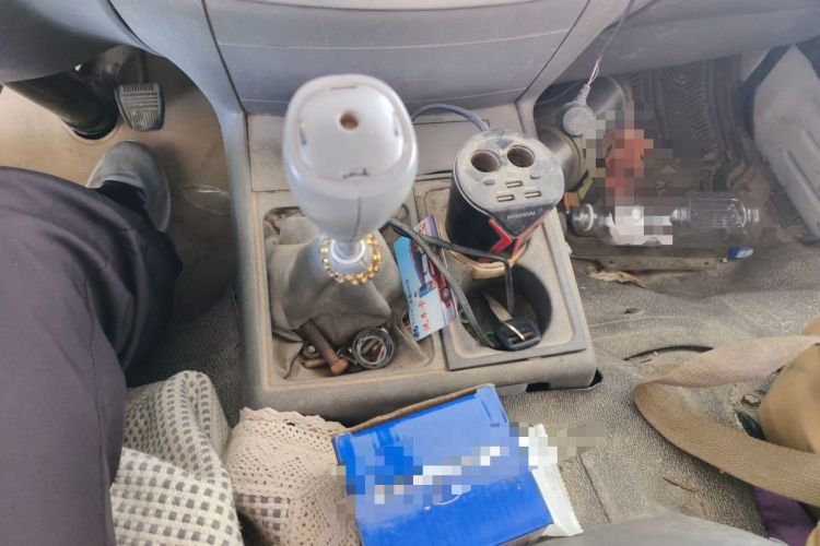 Used Jinbei Hiace 2014 2.0L 5th Generation Kuaiyunwang Business Version 4G19 Gear Lever