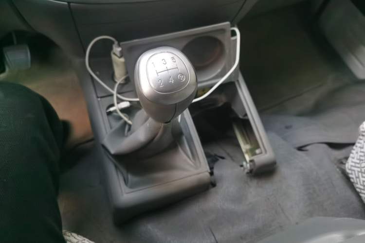Used Jinbei Hiace 2014 2.0L 5th Generation Kuaiyunwang Business Version 4G19 Gear Lever