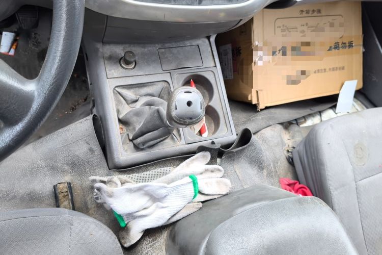 Used Jinbei Hiace 2014 2.0L Fifth-Generation Xiangyun Comfort Type 1 4G21C Gear Lever