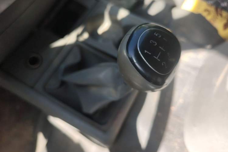 Used Jinbei Hiace 2014 2.0L 5th Generation Kuaiyunwang Business Version 4G19 Gear Lever