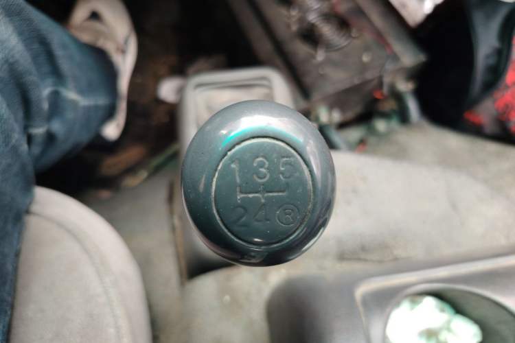 Used Jinbei Hiace 2014 2.0L 5th Generation Kuaiyunwang Business Version 4G19 Gear Lever