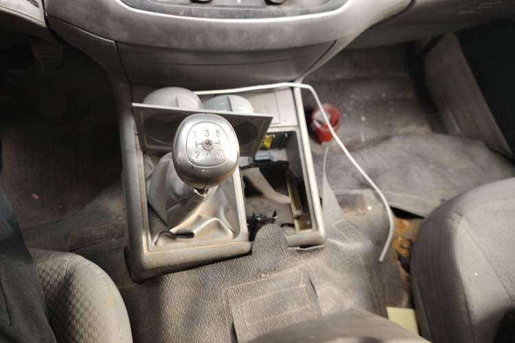 Used Jinbei Hiace 2014 2.0L Fifth-Generation Xiangyun Comfort Type 1 4G20C Gear Lever
