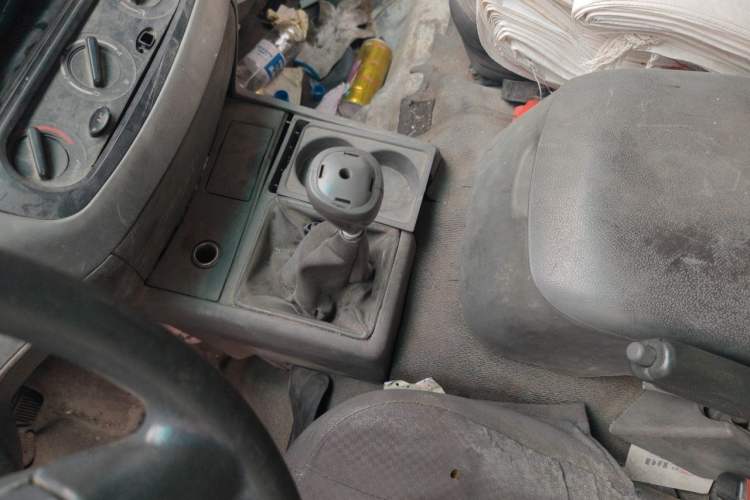 Used Jinbei Hiace 2014 2.0L 5th Generation Kuaiyunwang Business Version 4G19 Gear Lever