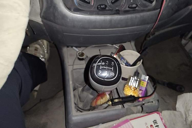Used Jinbei Hiace 2014 2.0L 5th Generation Kuaiyunwang Business Version 4G19 Gear Lever