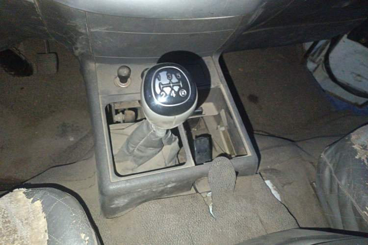 Used Jinbei Hiace 2014 2.0L 5th Generation Kuaiyunwang Business Version 4G19 Gear Lever