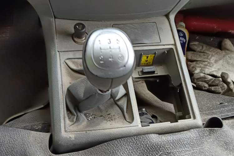 Used Jinbei Hiace 2014 2.0L Fifth-Generation Xiangyun Comfort Type 1 4G20C Gear Lever