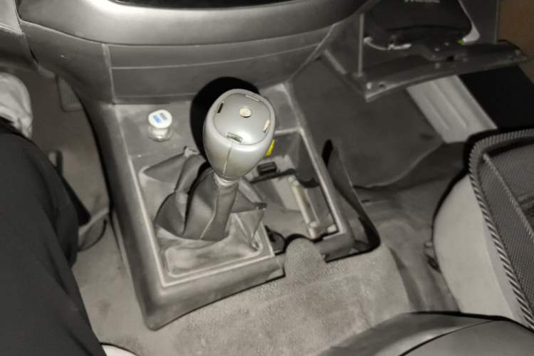 Used Jinbei Hiace 2014 2.0L 5th Generation Kuaiyunwang Business Version 4G19 Gear Lever
