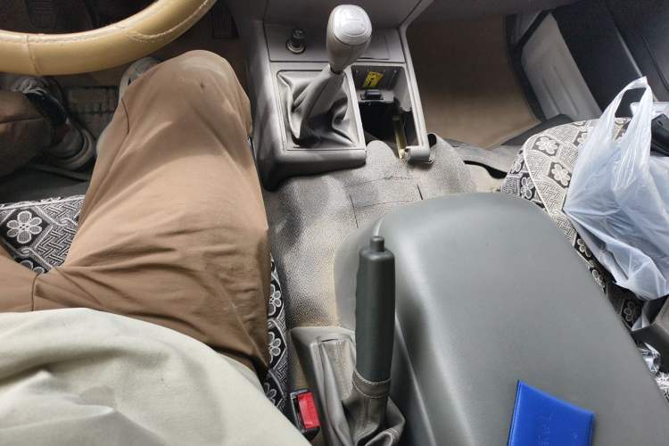 Used Jinbei Hiace 2014 2.0L 5th Generation Kuaiyunwang Business Version 4G20B Gear Lever