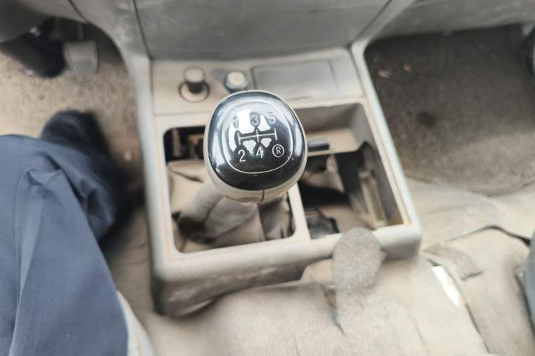 Used Jinbei Hiace 2014 2.0L 5th Generation Kuaiyunwang Business Version 4G19 Gear Lever