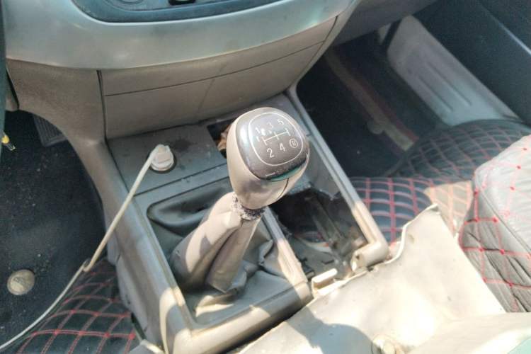 Used Jinbei Hiace 2014 2.0L 5th Generation Kuaiyunwang Business Version 4G19 Gear Lever