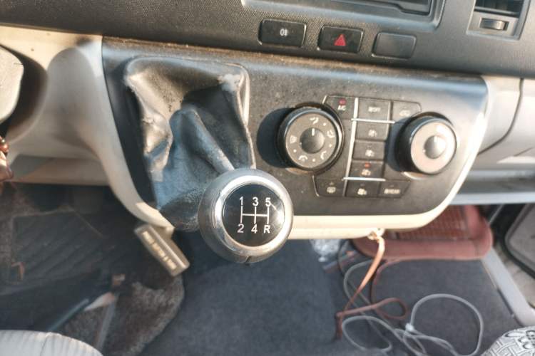 Used Jinbei Hiace 2014 2.0L Comfort Version V19 Gear Lever