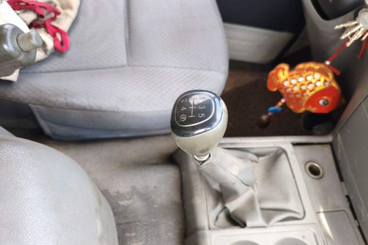 Used Jinbei Hiace 2014 2.0L 5th Generation Kuaiyunwang Business Version 4G19 Gear Lever