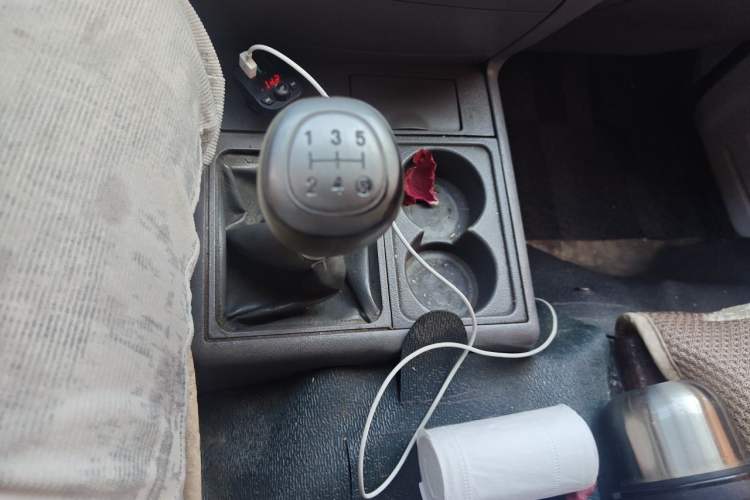 Used Jinbei Hiace 2014 2.0L Fifth-Generation Xiangyun Comfort Type 1 4G20C Gear Lever