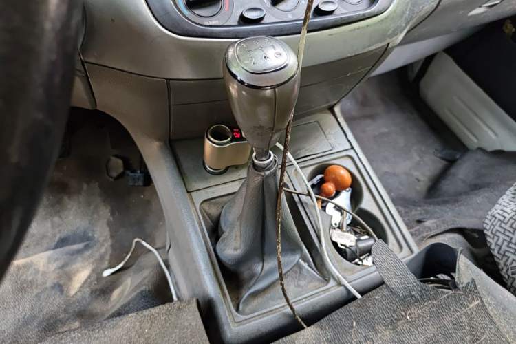 Used Jinbei Hiace 2014 2.0L 5th Generation Kuaiyunwang Business Version 4G20B Gear Lever